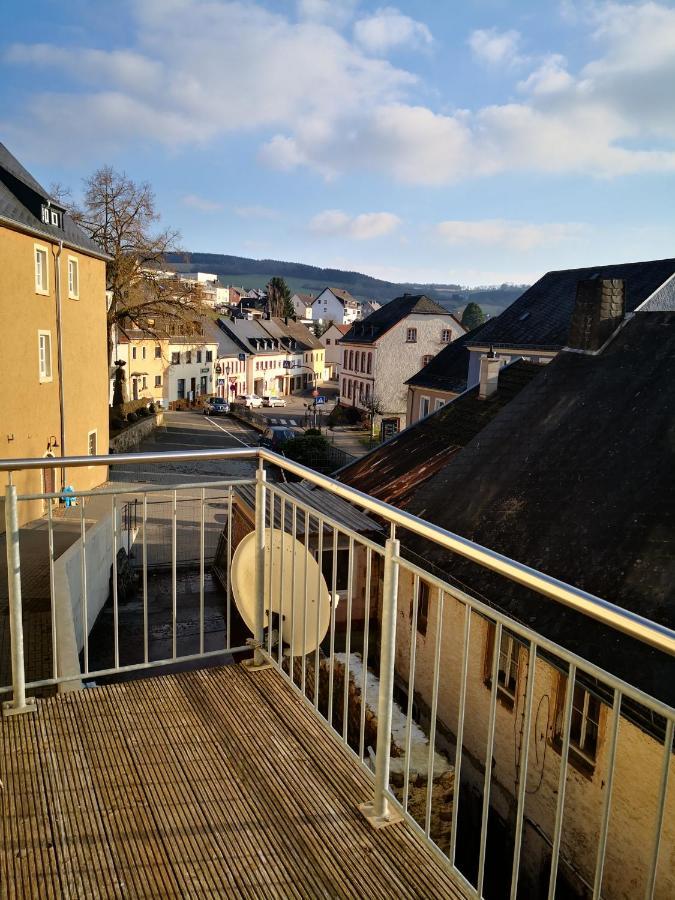 Mooi Ruim Appartement In Antieke Stadsboerderij Schönecken Zewnętrze zdjęcie