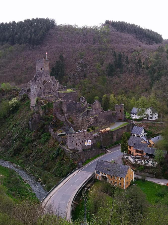 Mooi Ruim Appartement In Antieke Stadsboerderij Schönecken Zewnętrze zdjęcie