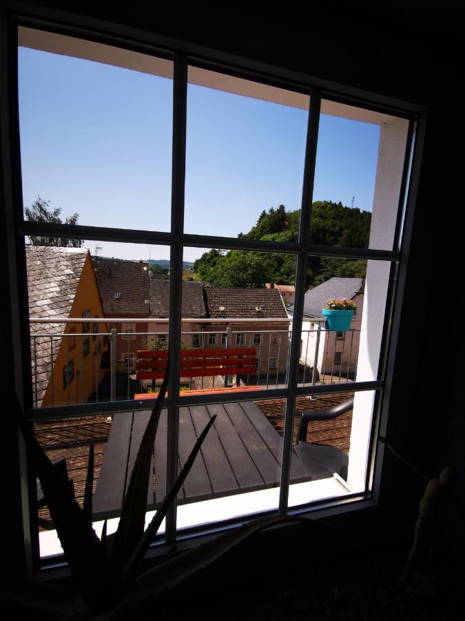 Mooi Ruim Appartement In Antieke Stadsboerderij Schönecken Zewnętrze zdjęcie